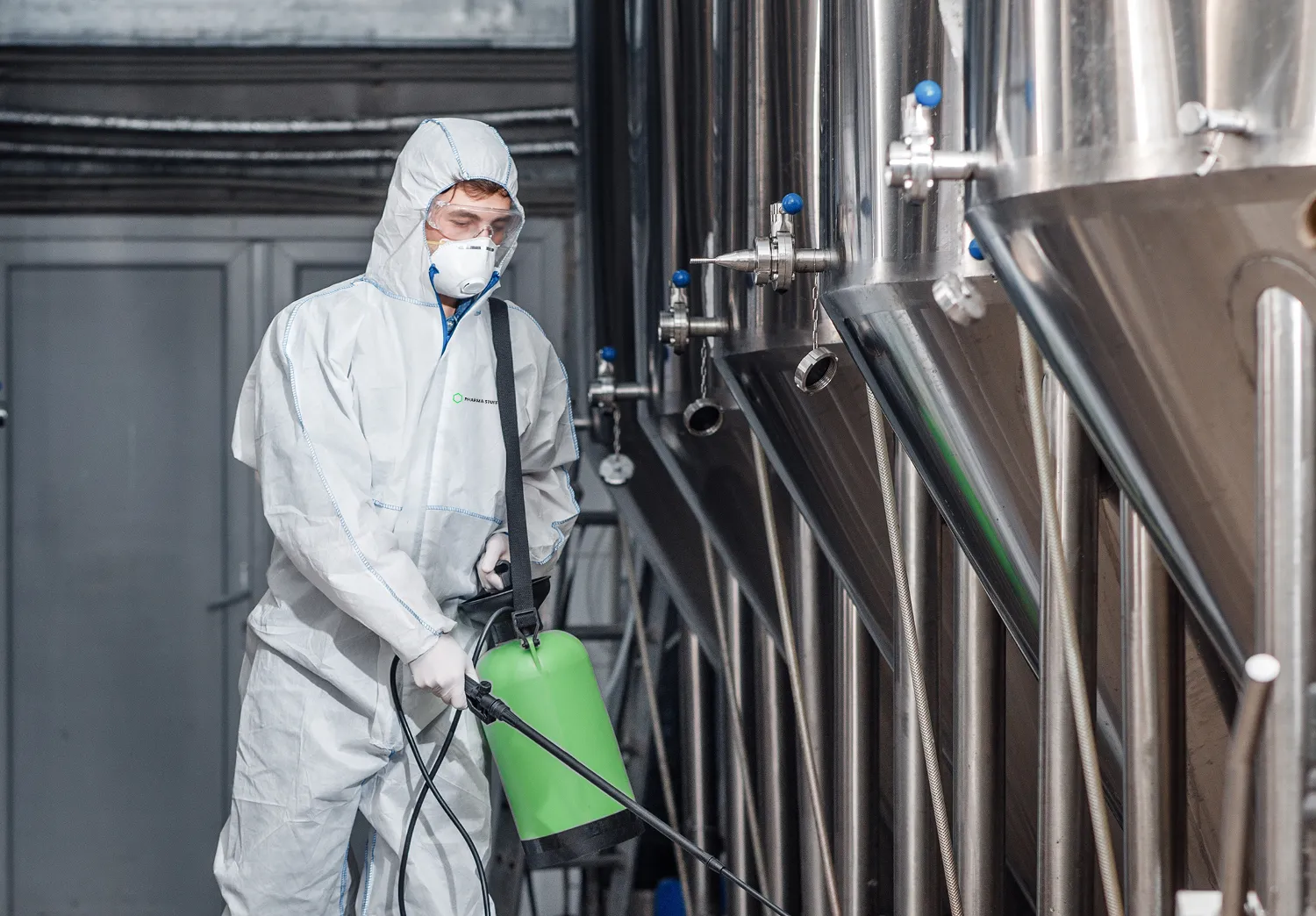 Reinigung einer Produktionsstätte